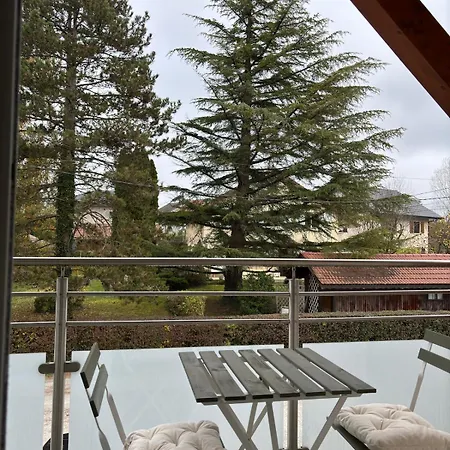 Le Spacieux Au Dernier Etage Avec Vue Degagee Apartmán *